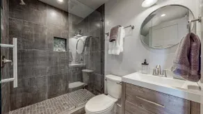 Gorgeous views: Suite by the Bay Old Town Eureka - Image 3
