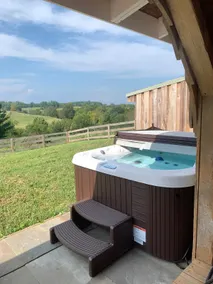 6-Person House with private hot tub and screen porch - Image 3