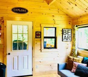 Double Spur Outfitters' Rainbow Cabin - Image 3