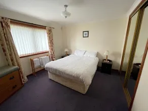 Four Bedroom house in private grounds. - Image 4