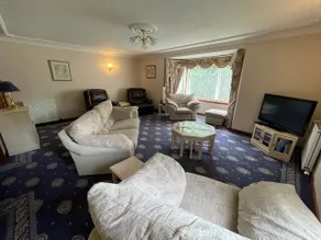 Four Bedroom house in private grounds. - Image 2