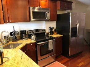 NEW LISTING! Trendy rowhouse in Patterson Park - Image 3