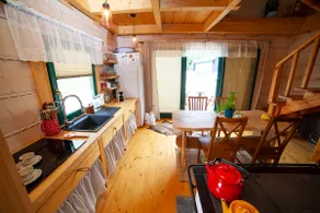 A bright cottage in the Beskids on the trail to Babia Góra - Image 4