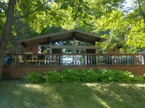 Cozy Weekenders Lakefront Cottage with Hot tub (fishing boat rental available) - Image 3