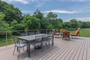 Bright, Newer Home Close to Beach & Greenport Town - Image 4