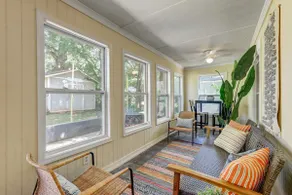 East Lake Bungalow with Home Office - Family Friendly, Pet Friendly - Image 4