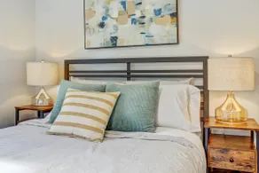 East Lake Bungalow with Home Office - Family Friendly, Pet Friendly - Image 2
