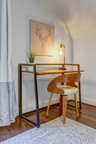 East Lake Bungalow with Home Office - Family Friendly, Pet Friendly - Image 3
