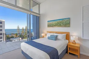 2 Bedroom Top Floor Ocean View Apartment - Image 2
