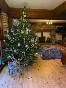 Stunning Large 4 Bed Country House with Hot tub - Pass the Keys - Image 3