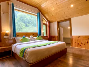 Luxury Cottage 4+1 Bedrooms on a Private Floor - Image 2