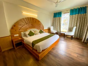 Luxury Cottage 4+1 Bedrooms on a Private Floor - Image 4