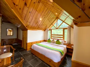 Luxury Cottage 4+1 Bedrooms on a Private Floor - Image 3