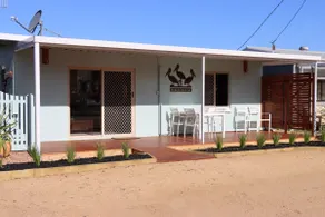 2 bedroom pet friendly cottage right next to the lake - Image 5