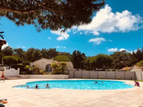 Fully-equipped chalet with pool 300 m from the beach - Image 2