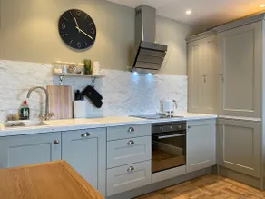 LUXURY ONE BEDROOM HOLIDAY APARTMENT - Image 2
