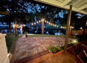 Romantic Lakefront Bungalow on Lake Palestine! - Image 3