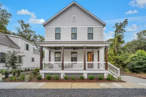 Luxurious Living in Old Town Bluffton! Sleeps 6! Prime Location! - Image 2