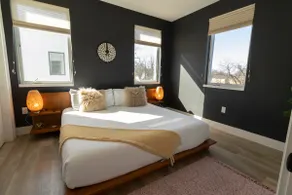 King Beds Condo by Eastside Restaurants, Airport - Image 2