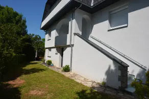 Garden level apartment outside built-up area - Image 5