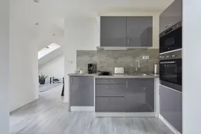Open-Plan Rooftop Apt - Calm Area! - Image 3