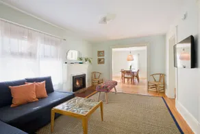 Charming 1930 Bungalow near Park & Beaches - Fully - Image 2