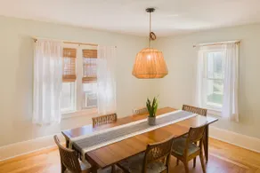 Charming 1930 Bungalow near Park & Beaches - Fully - Image 3