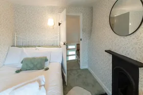 Cosy 3 BR cottage in the heart of Appledore - Image 4