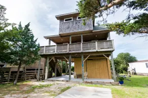 Tom’s Waves House - Image 2