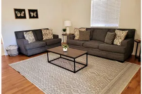 Tranquil 3 Bed, 2 Bath with High-speed Internet - Image 4