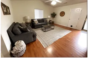 Tranquil 3 Bed, 2 Bath with High-speed Internet - Image 3