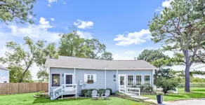 Modern Cottage Near Bentonville, Arkansas - Image 2