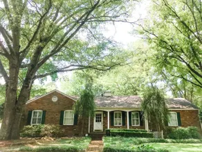 The Brick Cottage - a 4BR home, close to downtown. - Image 2