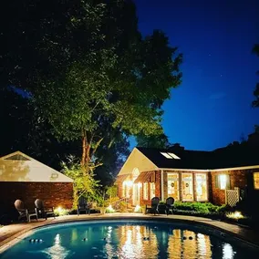 The Brick Cottage - a 4BR home, close to downtown. - Image 3