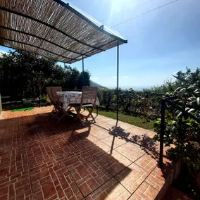 Charming three bedroom cottage with a pretty garden and free private parking - Image 5
