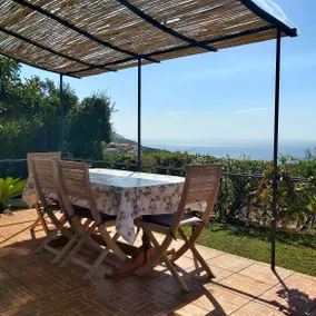 Charming three bedroom cottage with a pretty garden and free private parking - Image 4