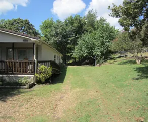 Cozy 3-bedroom home 1 mile from Lake Tenkiller - Image 2