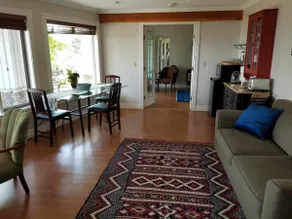 Tranquil, stunning views, close to all amenities - Image 4