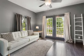 Private Penthouse +Balcony Overlooking 39th Street - Image 3