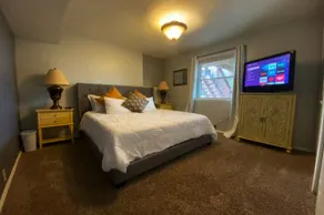 ✔Pets✔ ♕King Bed/Bath/Kitchen ♨Hot Tub♨ w views 🏞 - Image 5