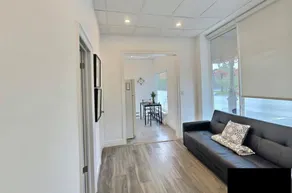 Cute 1-bedroom unit. Walk to the Falls. Park free. - Image 3