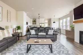 Walkable new home by Hawthorne - Modern spacious - Image 3
