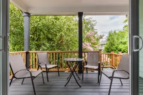Walkable new home by Hawthorne - Modern spacious - Image 5