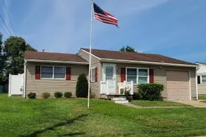 Newly Renovated Beach-Rancher in North Cape May - Image 2