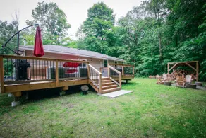 Cheerful 4-bedroom cottage in nature setting - Image 3