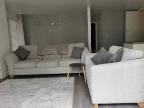 Lovely 2 Bedroom Apartment With Parking - Image 5