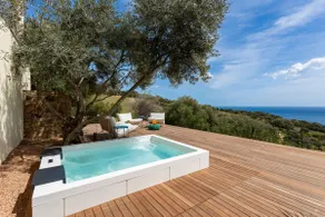 Elegant Sardinian villa with sea view, pool and spa - Image 5