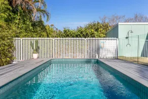 Iconic home with pool in great location & private - Image 3