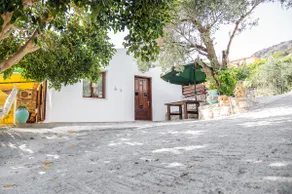 Seaview House With Yard & Garden in Keratokampos 2 - Image 2
