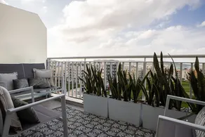 Apt close to beach & entertainment, sleeps five - Image 3